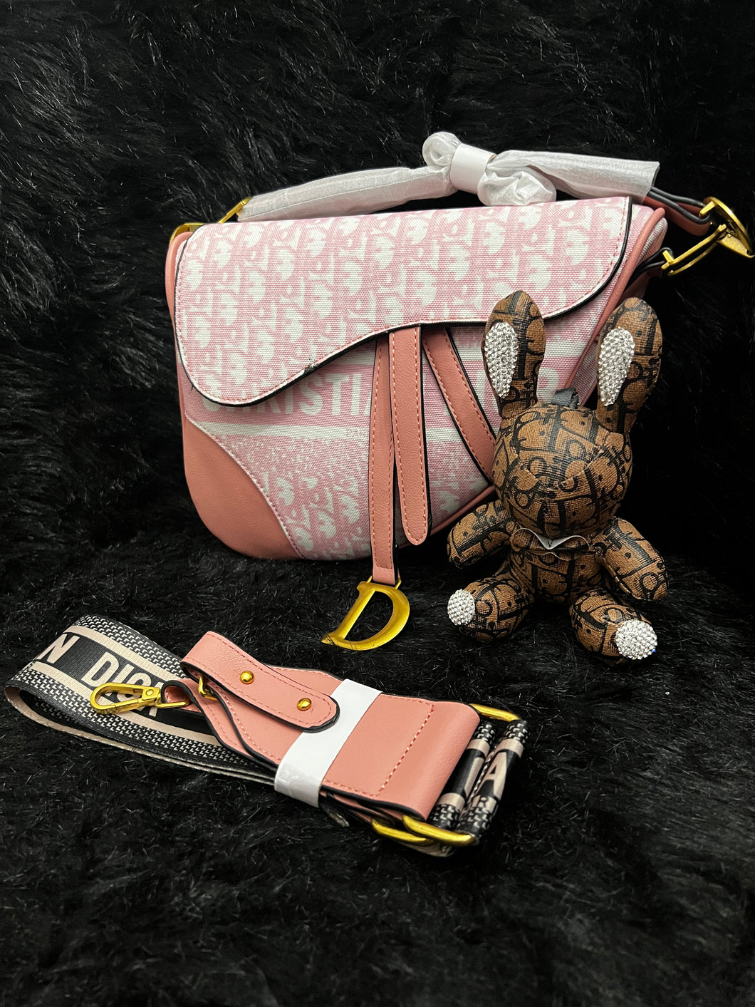 Saddle pink