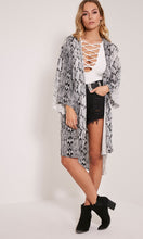 Load image into Gallery viewer, Gorgeous snake skin kimono
