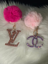 Load image into Gallery viewer, Custom keychains C5
